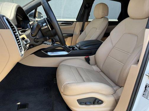 2023 Porsche Cayenne E-Hybrid S