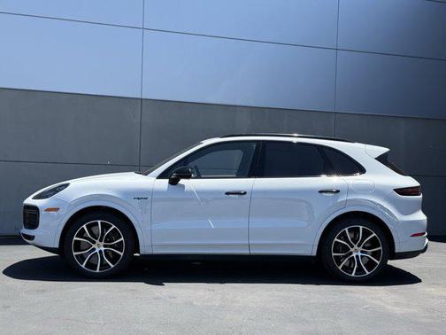 2023 Porsche Cayenne E-Hybrid S