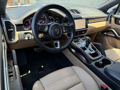 2023 Porsche Cayenne E-Hybrid S