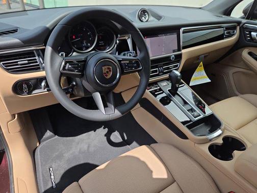 2025 Porsche Macan AWD