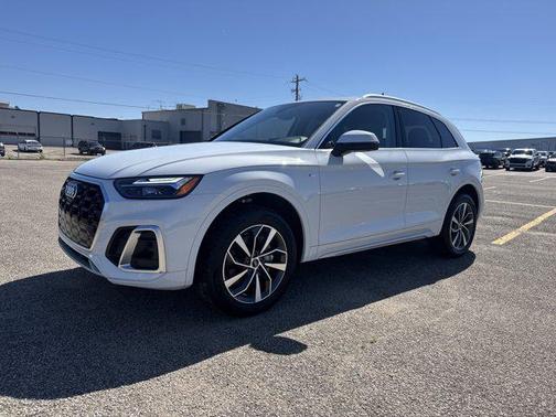 Glacier White Metallic 2023 Audi Q5 45 S line Premium Plus
