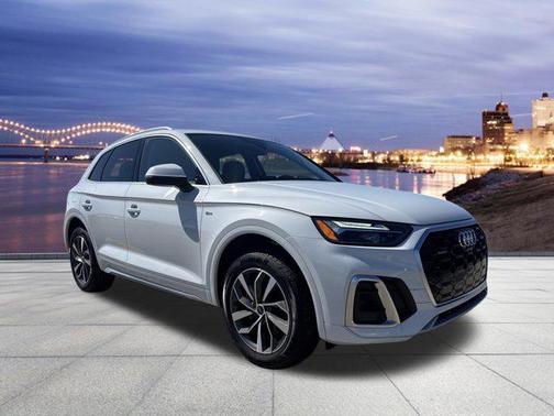 Glacier White Metallic 2023 Audi Q5 45 S line Premium Plus