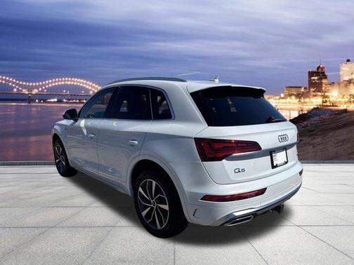 Glacier White Metallic 2023 Audi Q5 45 S line Premium Plus
