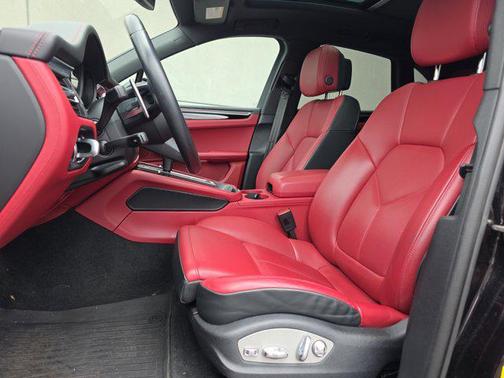 2023 Porsche Macan AWD