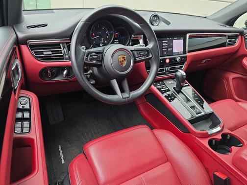2023 Porsche Macan AWD