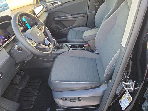 2026 Volkswagen Taos SE Black