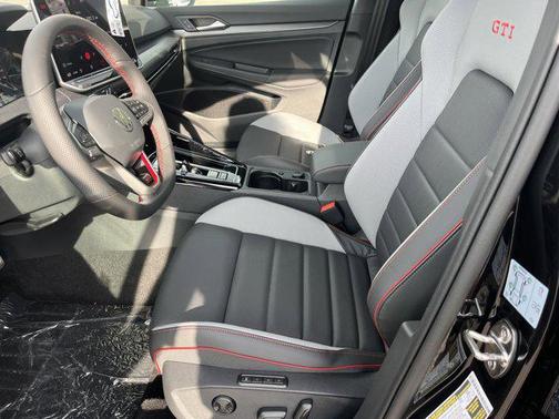 2025 Volkswagen Golf GTI 2.0T SE DSG