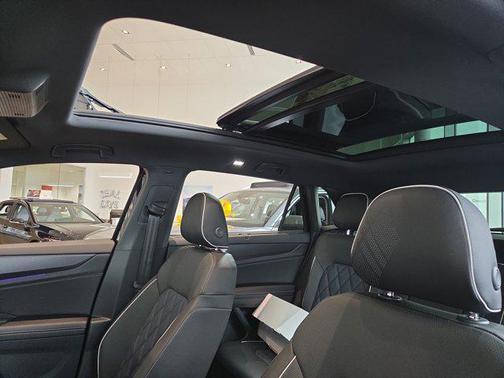 2026 Volkswagen Atlas Cross Sport 2.0T SEL Premium