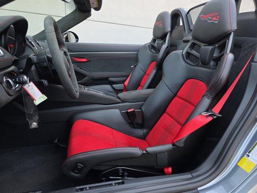 2025 Porsche 718 Spyder RS