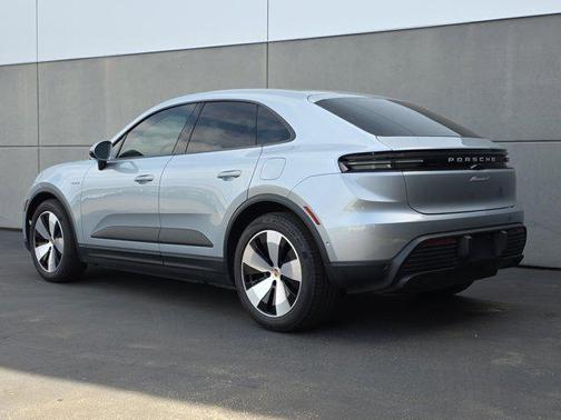 Dolomite Silver Metallic 2025 Porsche Macan Macan Electric 4