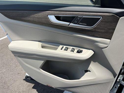 2025 Volkswagen Atlas 2.0T SEL Premium R-Line 4MOTION