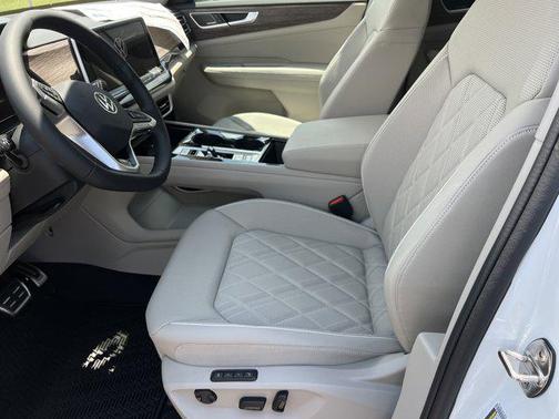 2025 Volkswagen Atlas 2.0T SEL Premium R-Line 4MOTION