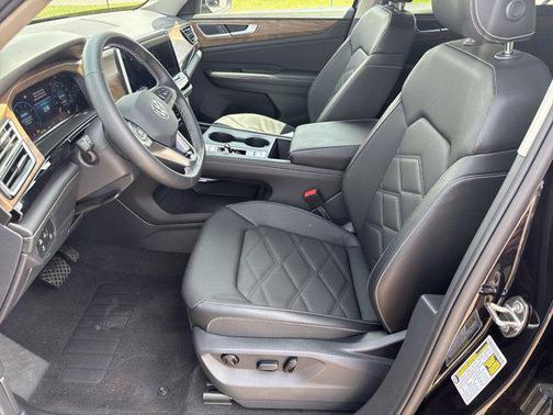 2025 Volkswagen Atlas 2.0T SE
