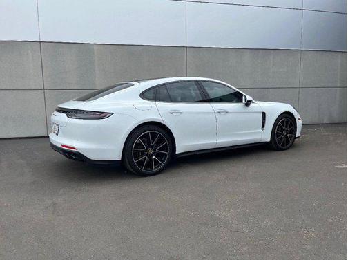 2022 Porsche Panamera 4 Platinum Edition