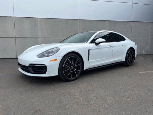 2022 Porsche Panamera 4 Platinum Edition
