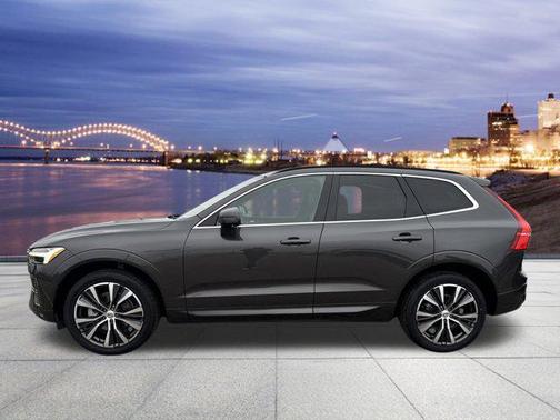 2022 Volvo XC60 B5 Momentum