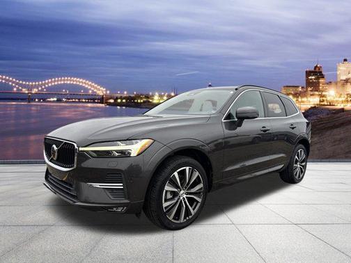 2022 Volvo XC60 B5 Momentum