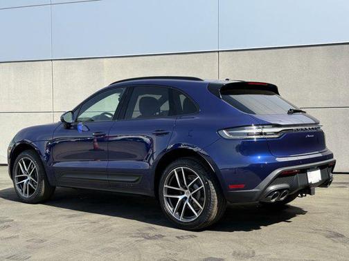 2025 Porsche Macan AWD