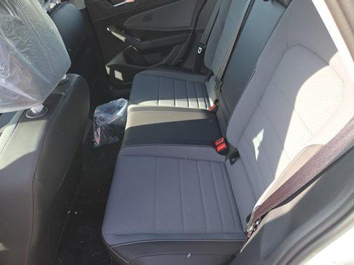 Opal White Pearl 2026 Volkswagen Jetta 1.4T SE