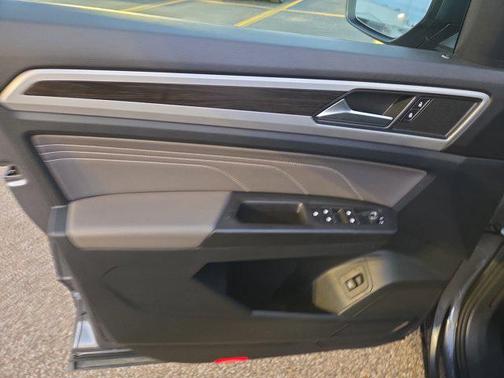 2023 Volkswagen Atlas 3.6L SE w/Technology