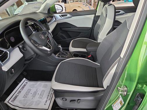 2026 Volkswagen Taos SE