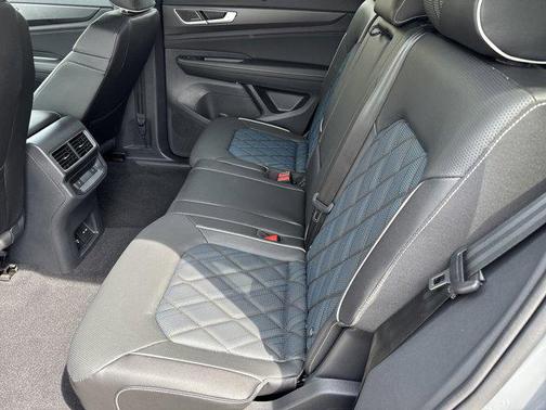 2025 Volkswagen Atlas Cross Sport 2.0T SEL Premium