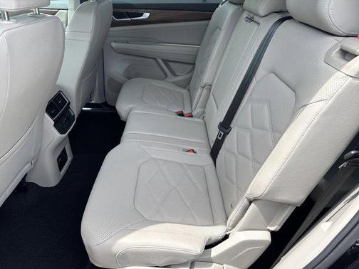 2025 Volkswagen Atlas 2.0T SE