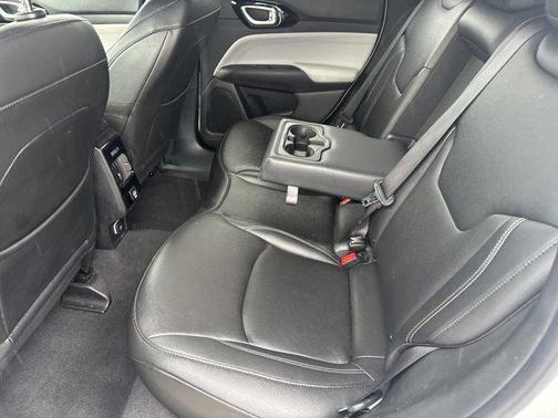 Bright White Clearcoat 2025 Jeep Compass Limited