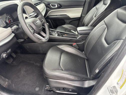 Bright White Clearcoat 2025 Jeep Compass Limited