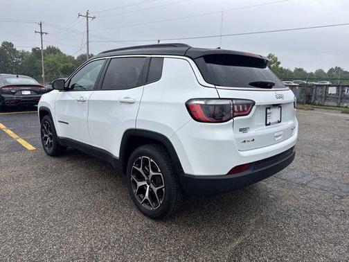 Bright White Clearcoat 2025 Jeep Compass Limited