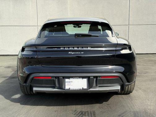 2025 Porsche Taycan 4