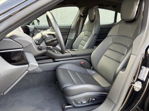 2025 Porsche Taycan 4