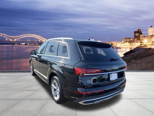 2024 Audi Q7 45 Premium Plus