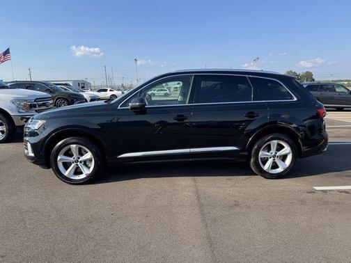 2024 Audi Q7 45 Premium Plus