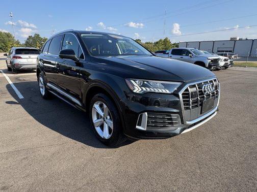 2024 Audi Q7 45 Premium Plus