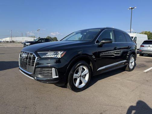 2024 Audi Q7 45 Premium Plus