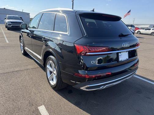 2024 Audi Q7 45 Premium Plus