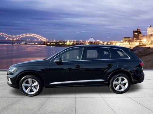 2024 Audi Q7 45 Premium Plus