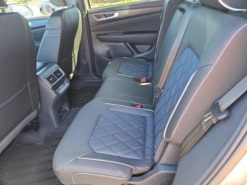 2026 Volkswagen Atlas Cross Sport 2.0T SEL Premium