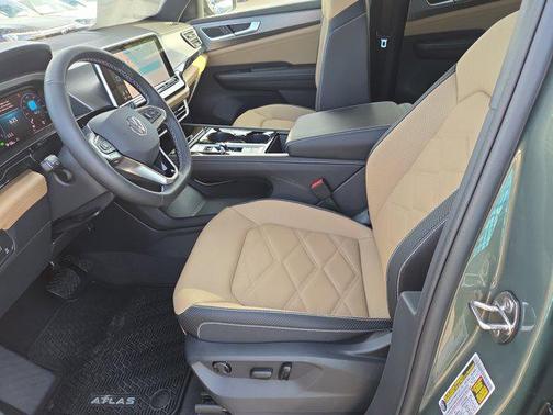 2026 Volkswagen Atlas Cross Sport 2.0T SE w/Technology