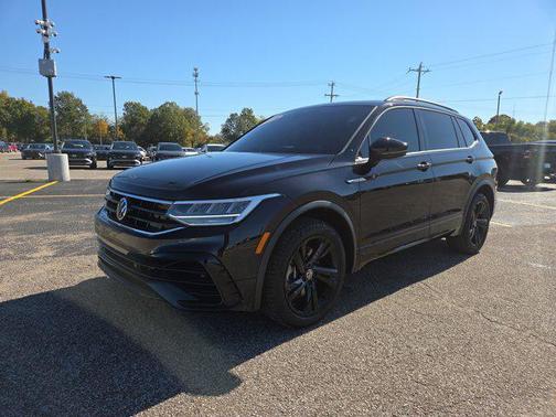 2024 Volkswagen Tiguan 2.0T SE R-Line Black