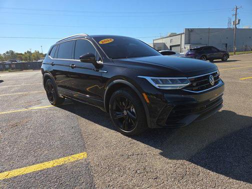 2024 Volkswagen Tiguan 2.0T SE R-Line Black