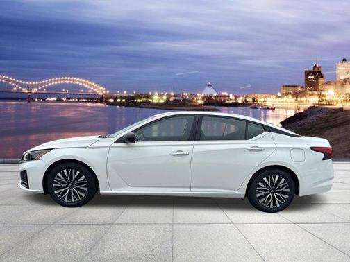 Glacier White 2025 Nissan Altima SV FWD