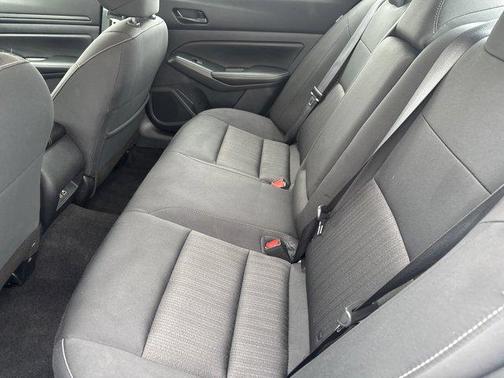 Glacier White 2025 Nissan Altima SV FWD