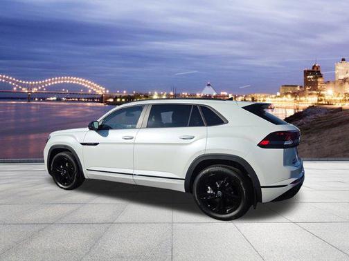 2026 Volkswagen Atlas Cross Sport 2.0T SEL