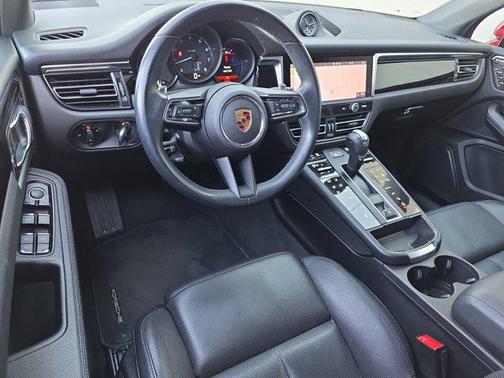 2024 Porsche Macan AWD