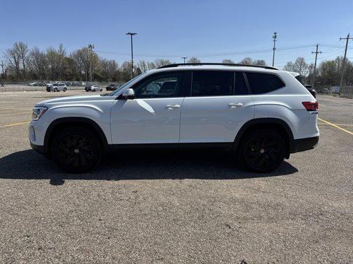 2025 Volkswagen Atlas 2.0T SE w/Technology