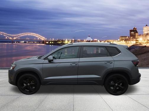 Platinum Gray Metallic 2025 Volkswagen Taos 1.5T SEL