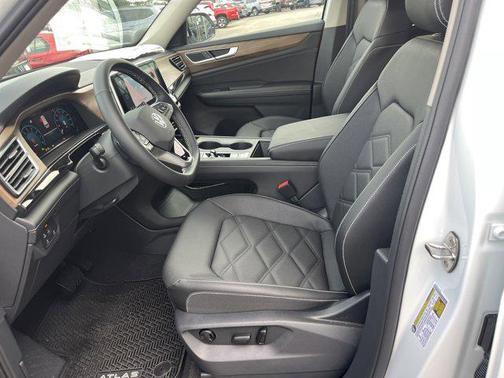2025 Volkswagen Atlas 2.0T SE