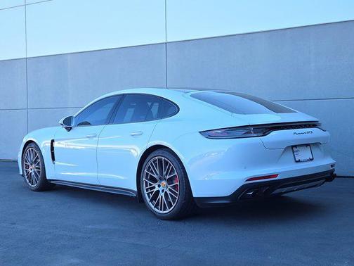 2023 Porsche Panamera GTS